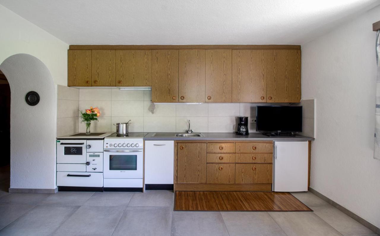 Appartments Neuhof กอลลาลโบ ภายนอก รูปภาพ