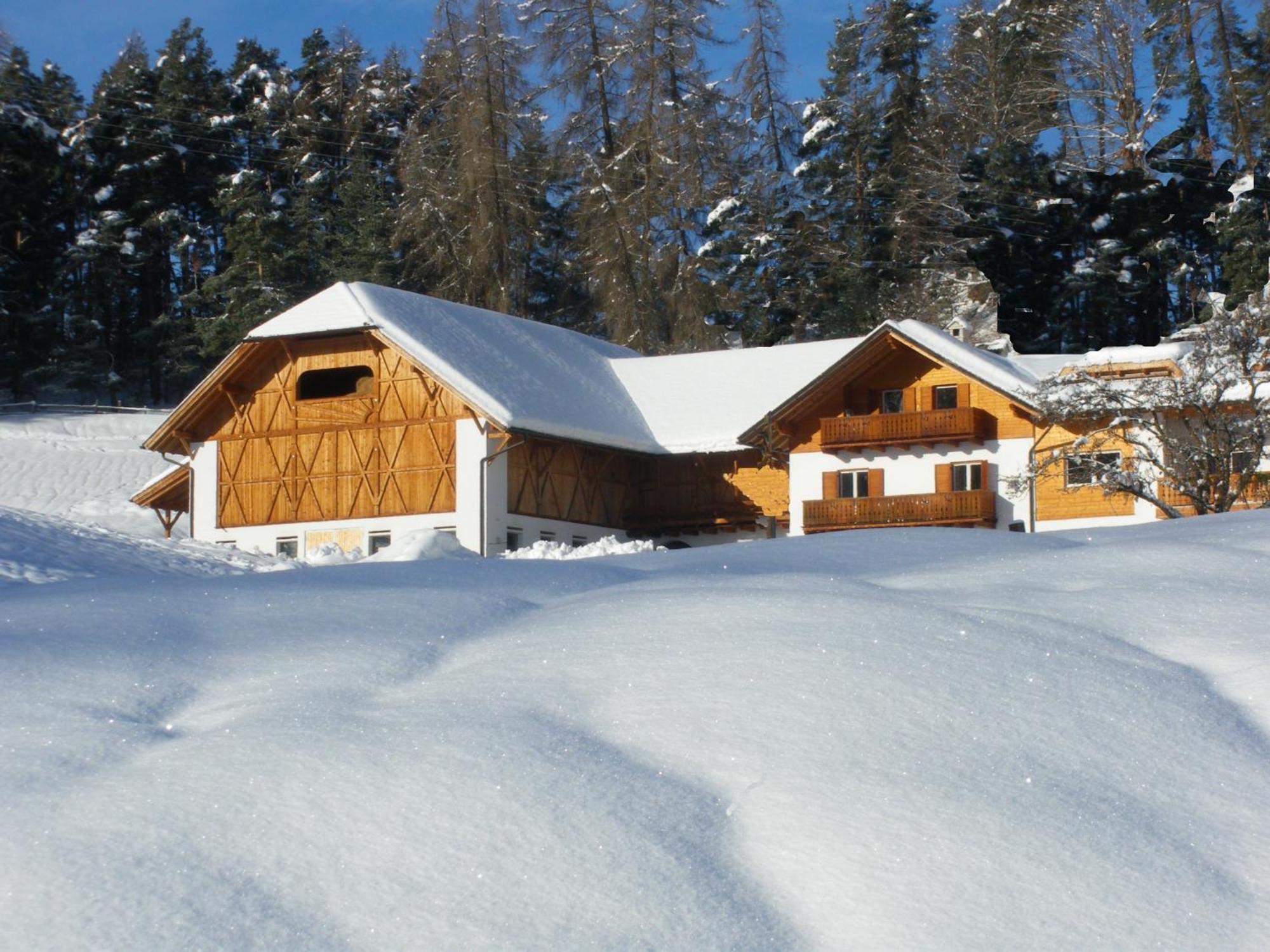 Appartments Neuhof กอลลาลโบ ภายนอก รูปภาพ