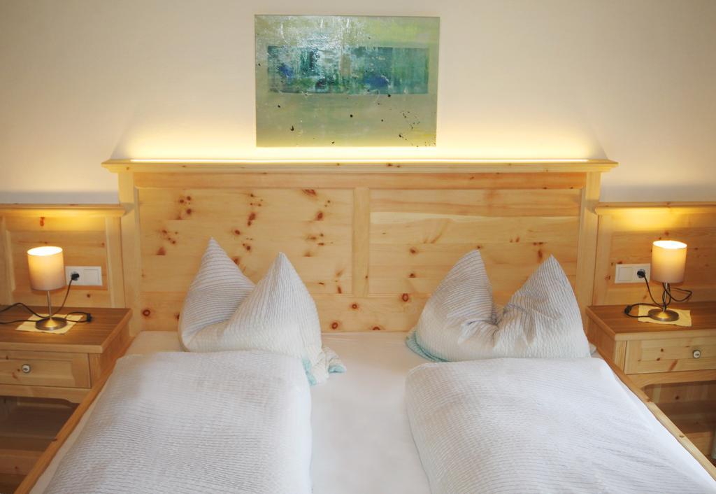 Appartments Neuhof กอลลาลโบ ภายนอก รูปภาพ