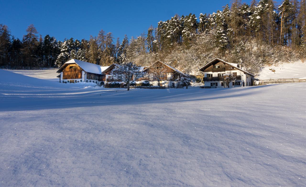 Appartments Neuhof กอลลาลโบ ภายนอก รูปภาพ