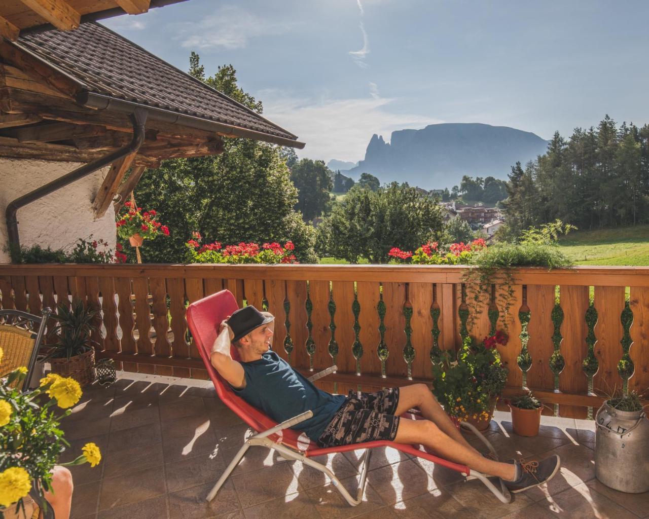 Appartments Neuhof กอลลาลโบ ภายนอก รูปภาพ